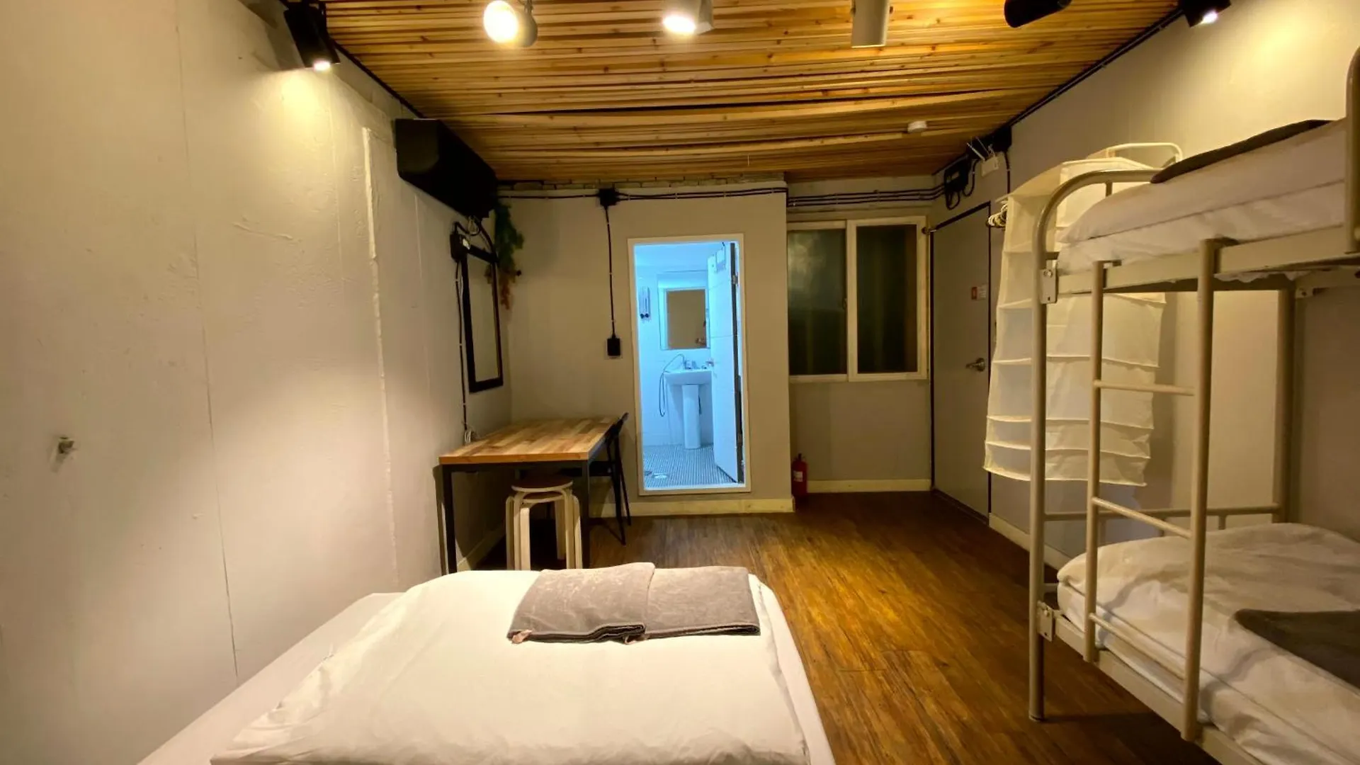Sounds Inn Itaewon Seoul Hostel