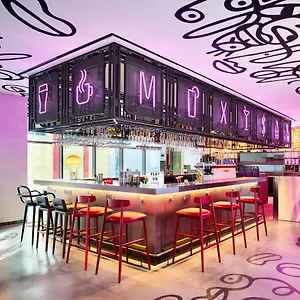 Hotel Moxy Myeongdong, Séoul